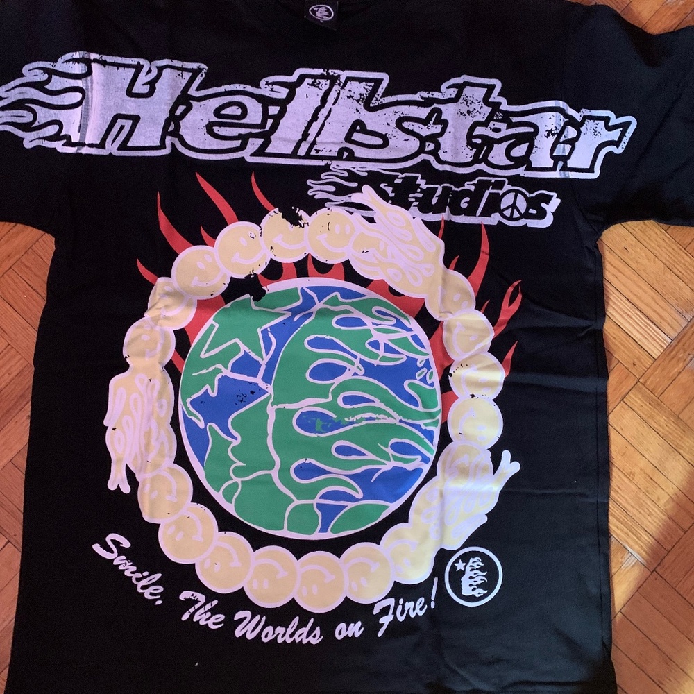 HELLSTAR- Smile the worlds on fire